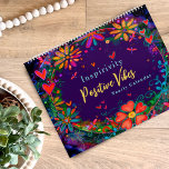 Inspiration Positive Vibes Inspirivity Fun Kalender<br><div class="desc">Erschaffen im Jahr 2022... noch beliebt heute! Inspirationsvoll, fröhlich, farbenfroh, skurril, motivierend, aufregend... dieser lustige Kalender hat alles! Jedes Jahr werden neue Kalender mit dem Kunstwerk erstellt, das ursprünglich für die täglichen Illustrationen auf den Inspirivity Facebook- und Instagram-Seiten entworfen wurde. Der Kalender, den Sie hier sehen, wurde mit einer Auswahl...</div>