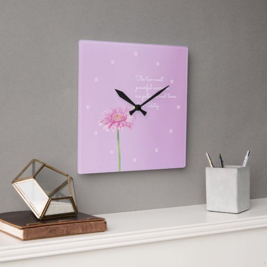 Inspiration und Niedlich rosa Daisy, Wall Clock Quadratische Wanduhr (Büro)