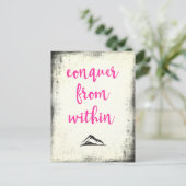 Inspiration Zitat Conquer aus der Typografie Postkarte (Stehend Vorderseite)