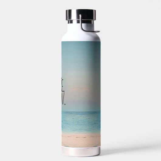 Inspiration Zitat SEIN HIER JETZT Strand Modern Trinkflasche (Links)