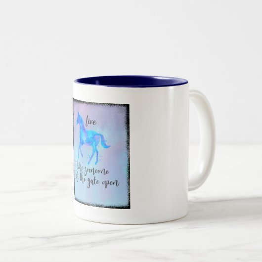 Inspirationsangebot mit einem Pferd, das frei läuf Zweifarbige Tasse (VorderseiteRechts)