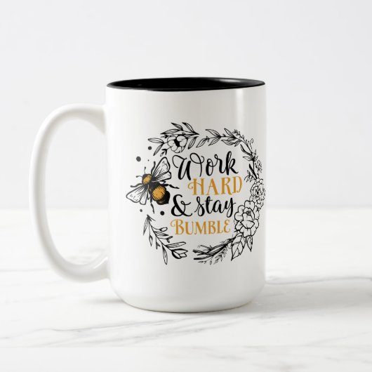 Inspirationsarbeit wird als Monogramm hinzugefügt Zweifarbige Tasse (Links)