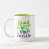 Inspirationsbewusste Gutes kommt denjenigen zu, di Zweifarbige Tasse (Links)