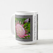 Inspirationskaffee-Tasse mit rosa Protea Kaffeetasse (Vorderseite Links)