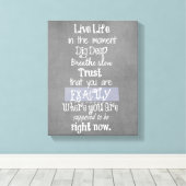 Inspirationsleben im Moment des Affirmationskurses Leinwanddruck (Insitu (Holzboden))