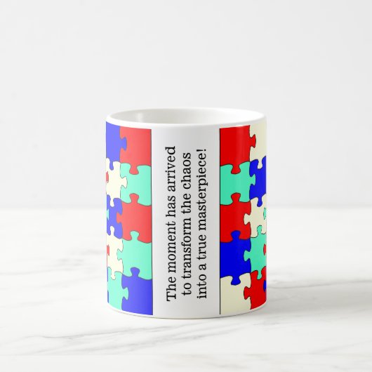 Inspirationslustige, farbenfrohe Puzzleteile Kaffeetasse (Mittel)