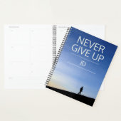 Inspirationsmeldungsmonogramm gibt nie auf planer (Anzeige)