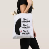 Inspirationsquelle ist die überdruckte Tasche (Von Nahem)