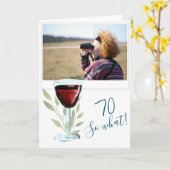 Inspirationsroter Wein 70. Geburtstag Foto Karte (Gelbe Blume)