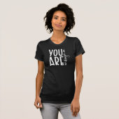Inspirationstypografie Einfach genug T-Shirt (Vorne ganz)