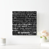 Inspirationswörter Quadratische Wanduhr (Zuhause)