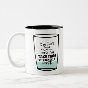Inspirationsziffer zur Liebe und Selbstversorgung Zweifarbige Tasse