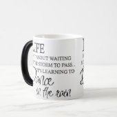 Inspirierend TANZ im REGEN Verwandlungstasse (Vorderseite Links)