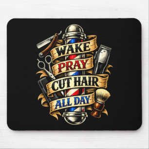 Inspirierender Friseur wachtet betet schneidet Haa Mousepad