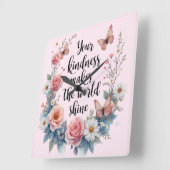 inspirierendes Blumenzitat mit Schmetterlingen Quadratische Wanduhr (Winkel)