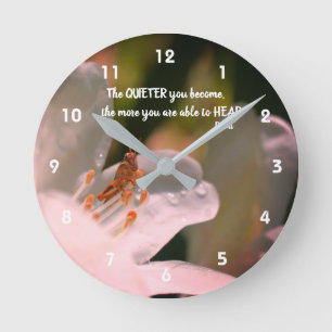 Inspirierendes Rumi-Zitat zur Stille  Runde Wanduhr
