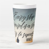 Inspiriert bleibe - Motivierend und aufwerbende De Milchtasse (Vorderseite)