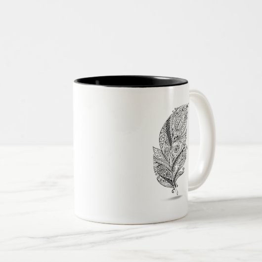 Inspirierte Stammes- Feder Zweifarbige Tasse (VorderseiteRechts)
