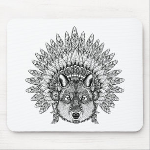 Inspirierter Wolf in mit Federn versehener Mousepad