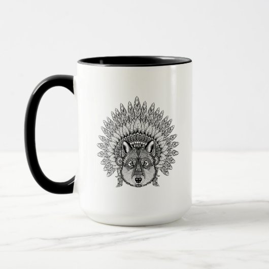 Inspirierter Wolf in mit Federn versehener Tasse (Links)