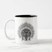 Inspirierter Wolf in mit Federn versehener Zweifarbige Tasse (Links)