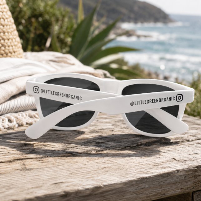 Instagram-Sonnenbrille | Ihr Instagram (Custom sunglasses with your Instagram handle for events, promos, and branded summer swag)