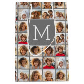 Instagramm-FotoCollage Custom Monogram-Kohle Mittlere Geschenktüte (Vorderseite)
