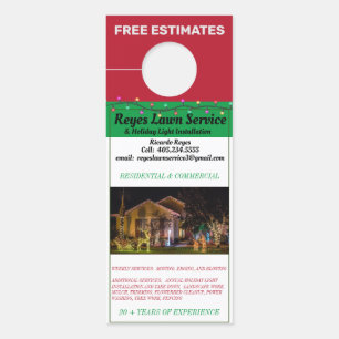 Installation von schönen Weihnachtsbeleuchtung im  Türanhänger