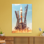 Installation von Sojus-Raumfahrzeugen in Baikonur Leinwanddruck (Insitu (Wohnzimmer))