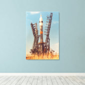 Installation von Sojus-Raumfahrzeugen in Baikonur Leinwanddruck (Insitu (Holzboden))