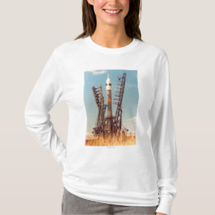 Installation von Soyuz Raumfahrzeug in Bajkonur T-Shirt