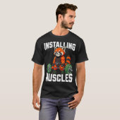 Installing Muscles Red Panda Kraftsportstudio T-Shirt (Vorne ganz)