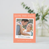 Instant Camera Style Foto Save the Date Koralle Postkarte (Stehend Vorderseite)