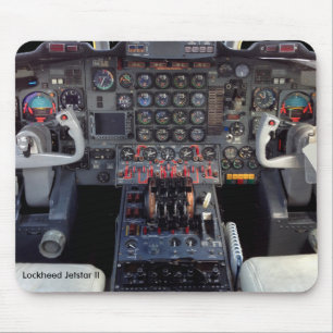 Instrumentenbrett und Cockpit Lockheeds Jetstar II Mousepad