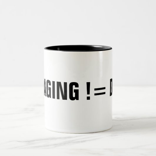 INSZENIERUNG! = ENTWICKLER ZWEIFARBIGE TASSE (Mittel)