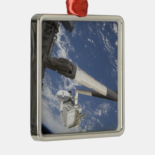 Integrierter Frachtführer Silbernes Ornament (Rechts)