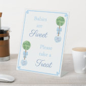 Intelligente Boxwood Topiary Baby Boy Dusche Gefäl Sockelschild (In SItu)