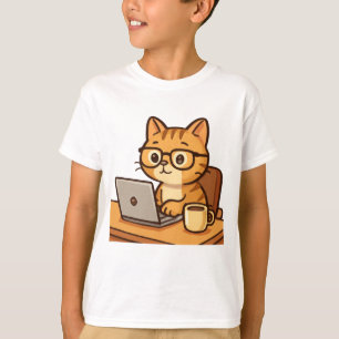 Intelligente Katze, die von zu Hause aus arbeitet T-Shirt