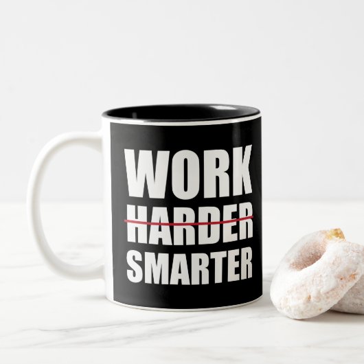 Intelligenter und Motivierend arbeiten Zweifarbige Tasse (Mit Donut)