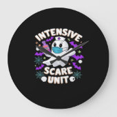Intensiv-Kindergarten Nurse Halloween ICU Nurse Es Große Wanduhr (Vorderseite)
