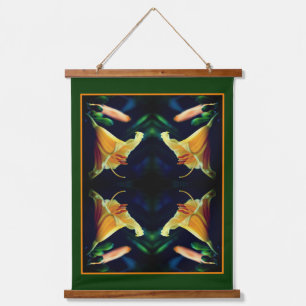 Intensive Gelblilie Blume Mirror Abstrakt Wandteppich Mit Holzrahmen