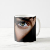 Intensiver Blick Auge Kaffeetasse (VorderseiteRechts)