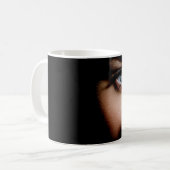 Intensiver Blick Auge Kaffeetasse (Vorderseite Links)