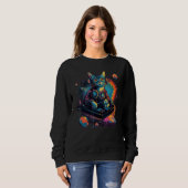 Intergalactic Cosmic DJ Cat Vibrant Retro Futurist Sweatshirt (Vorne ganz)