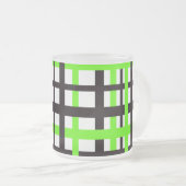 Interlocking Stripes Black White Green Mattglastasse (VorderseiteRechts)