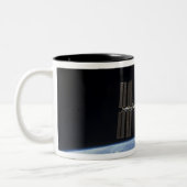 Internationale Raumstation 10 Zweifarbige Tasse (Links)