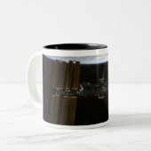 Internationale Raumstation 10 Zweifarbige Tasse (Vorderseite Links)