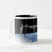 Internationale Raumstation 11 Zweifarbige Tasse (Vorderseite Links)