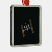 Internationale Raumstation 16 Silbernes Ornament (Rechts)