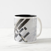 Internationale Raumstation 20 Zweifarbige Tasse (VorderseiteRechts)